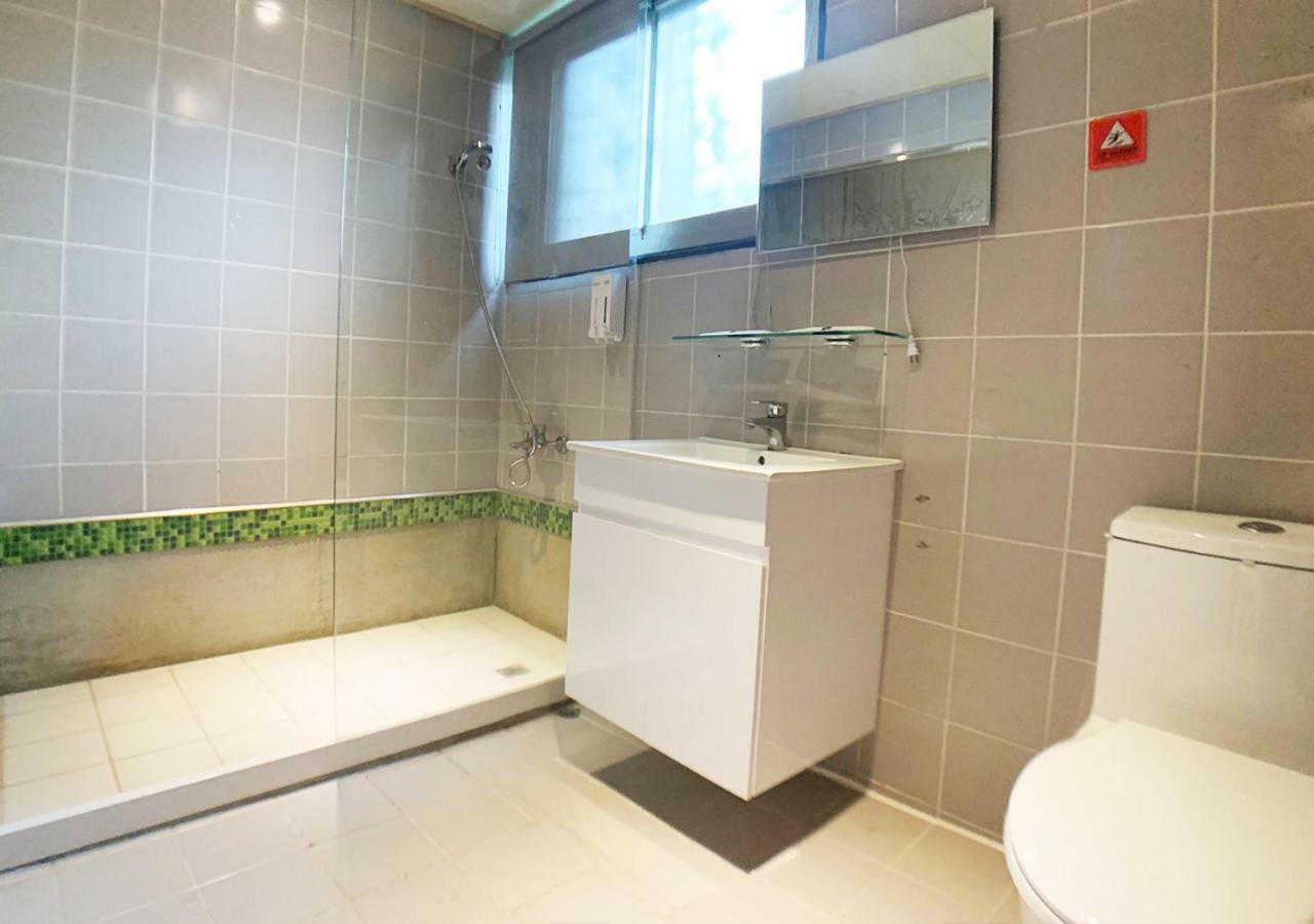 Win Inn Tainan Hotel I Buitenkant foto
